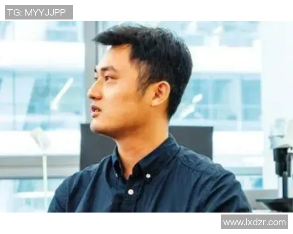 足球明星陈磊的职业生涯与成就全景回顾与分析