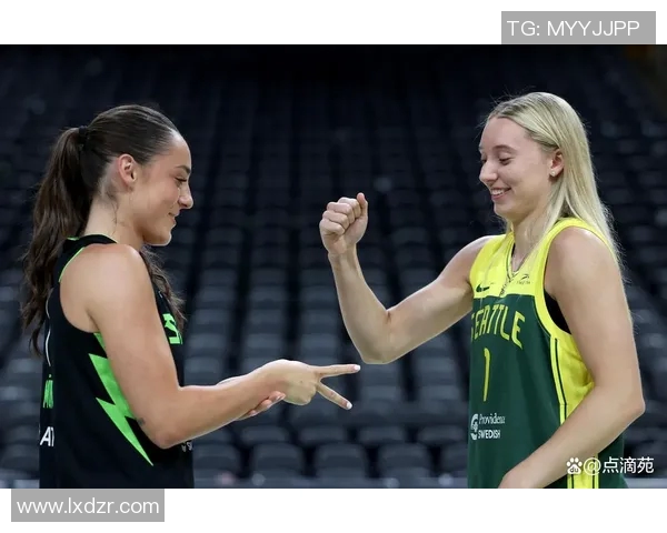 篮球明星的女友们：她们背后的故事与生活点滴揭秘